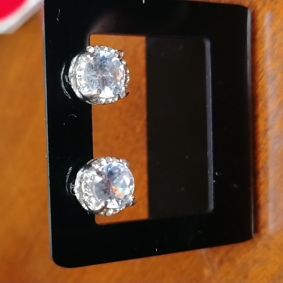 💖Gorgeous 925 Silver and White Sapphire set of Ring and Earrings size 7 - Picture 3 of 11